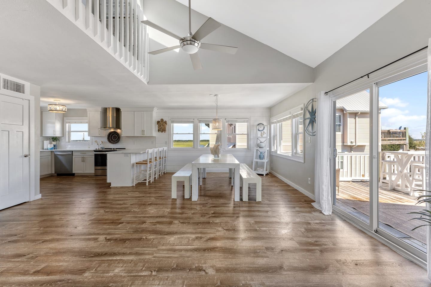 Kitchen and dining open plan with vaulted ceiling